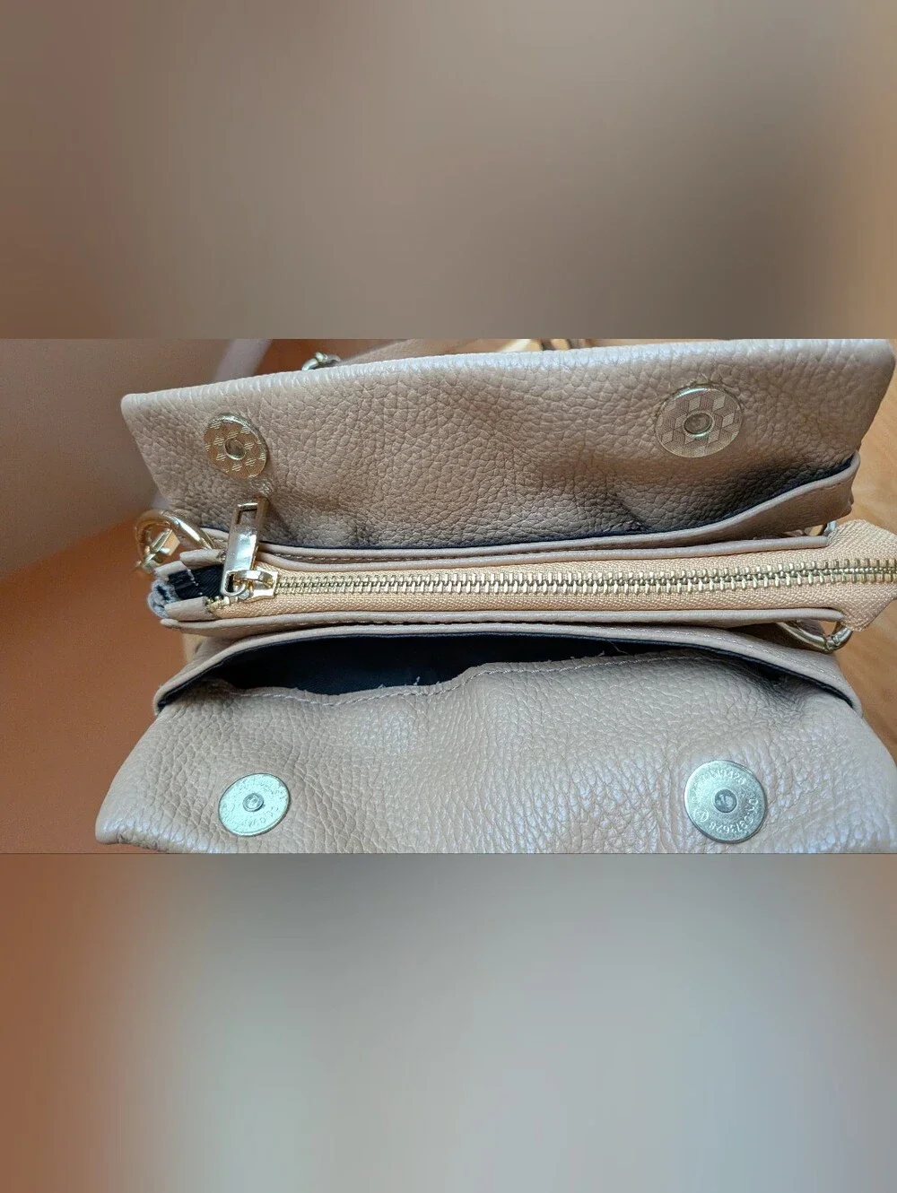 Debbie Katz Womens Beige Leather Crossbody Bag - Neutral Everyday Style